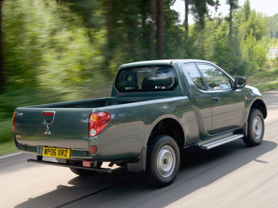  Mitsubishi L200 4Life Club Cab 2006 года  (UK) (фото 4 из 9)